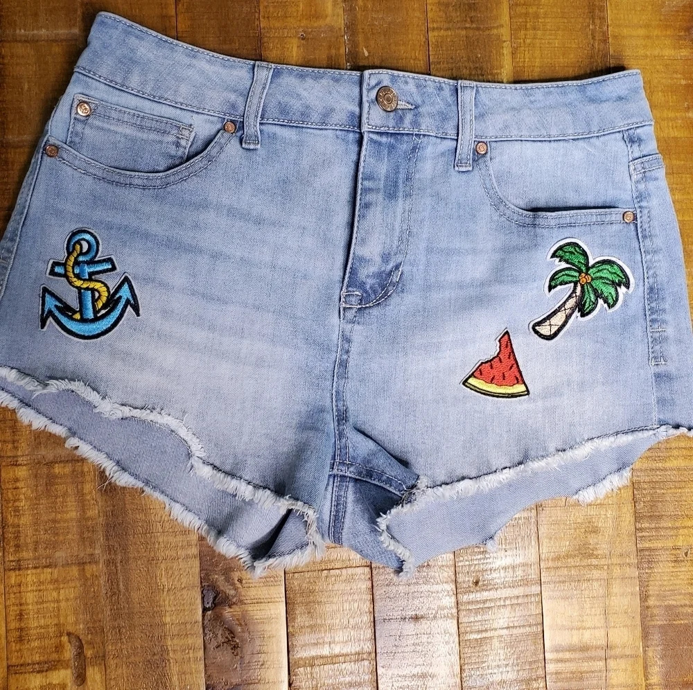 Celebrity Pink Embroidered Denim Shorts Sz7